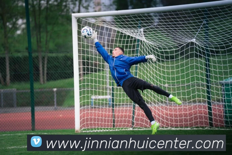 小马达状态低迷马克西半场18分钟仅得5分表现令人失望